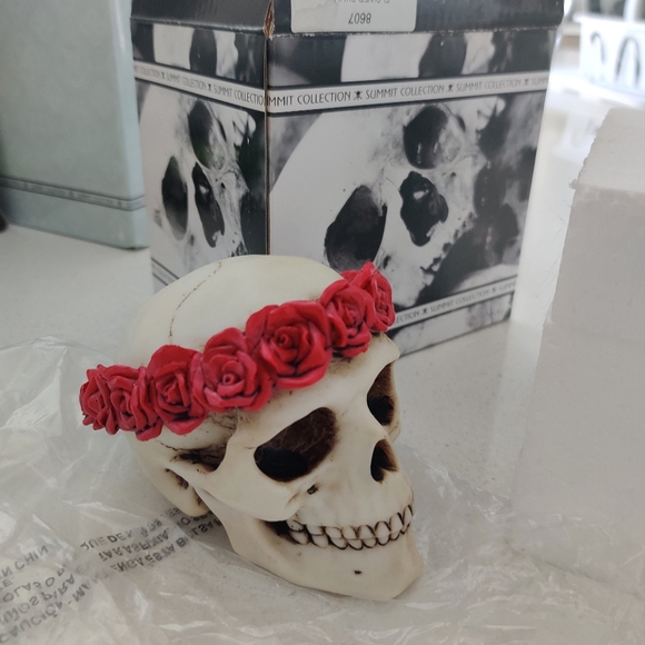 Flower Skull - Picture 2 of 4